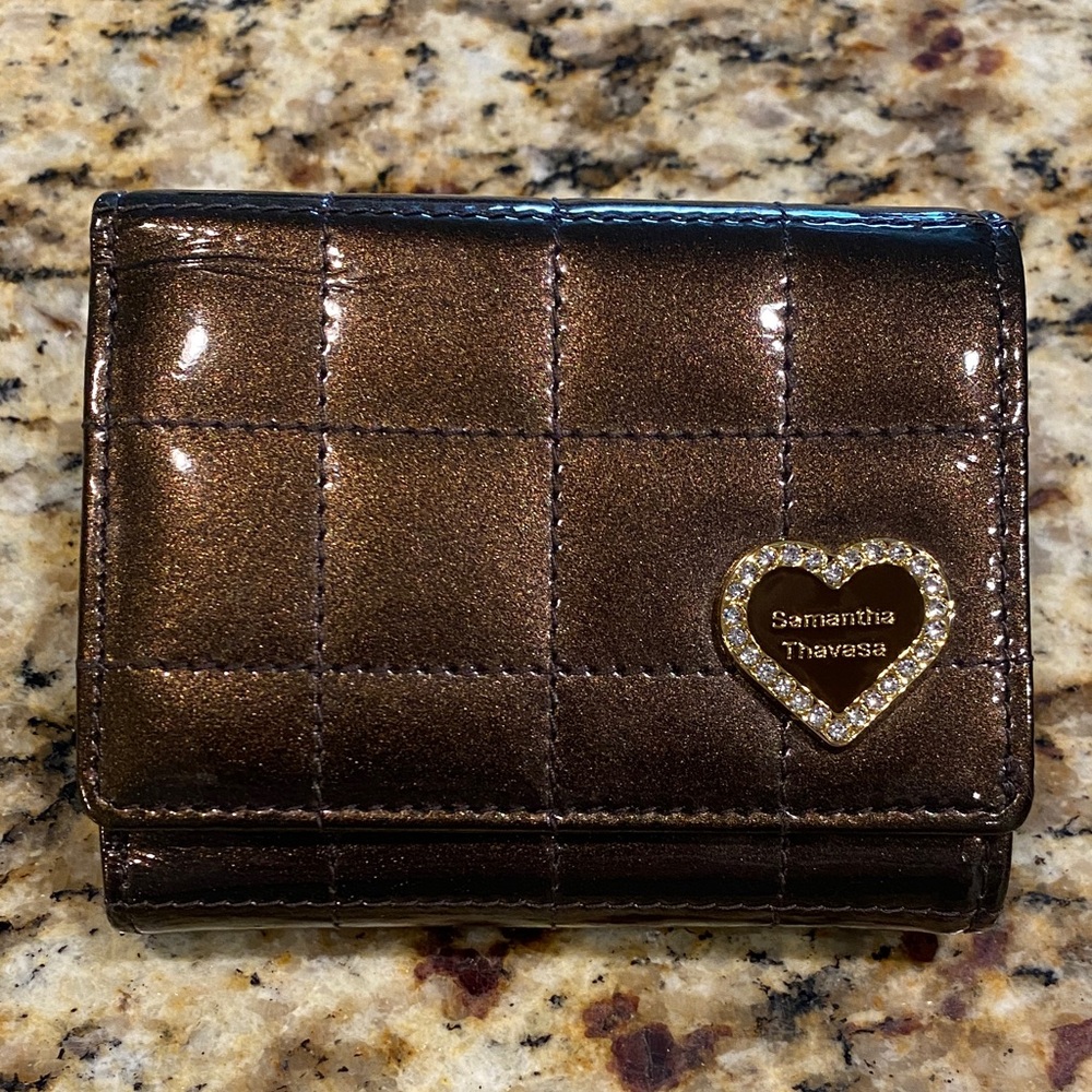 Samantha Thavasa Brown Patent Leather Kiss Lock Tri-Fold Wallet